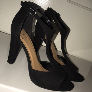 Black heels